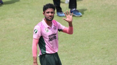 রুয়েল মিয়ার শিকার ৫ উইকেট