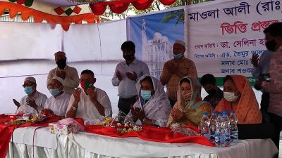 মসজিদের ভিত্তিপ্রস্তর স্থাপন অনুষ্ঠানে সেলিনা হায়াৎ আইভি