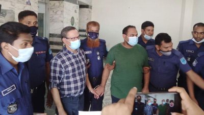 পরীমণির মামলায় জামিন পেলেন নাসির উদ্দিন মাহমুদ ও তুহিন সিদ্দিকী অমি