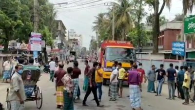 অটোরিকশা চালকদের সড়ক অবরোধের চেষ্টা