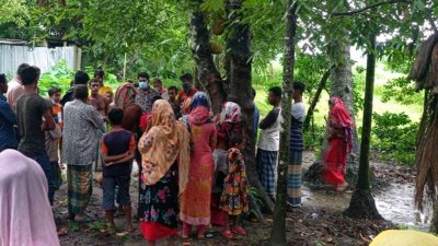 মাথায় কাঁঠাল পড়ে বৃদ্ধার মৃত্যু