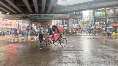 লকডাউনের দ্বিতীয় দিনে রাজধানীতে গ্রেফতার ৩২০ জন