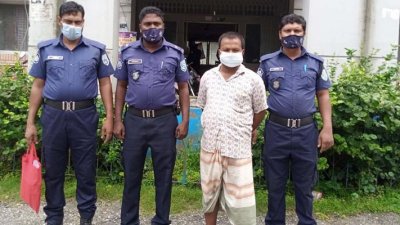 এই হত্যা মামলায় গ্রেফতার ব্যক্তি