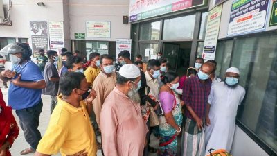 খুলনায় শয্যা খালি, তবু ভর্তি হতে পারছেন না রোগীরা