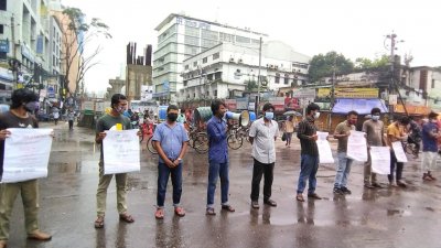 লকডাউনে শ্রমজীবীদের রেশনের ব্যবস্থাসহ তিন দফা দাবিতে ছাত্র ইউনিয়নের বিক্ষোভ