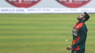 টেলরকে ফিরিয়ে বাংলাদেশের সর্বোচ্চ উইকেট শিকারি এখন সাকিব