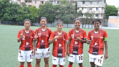 ১৮ গোলে জিতে সাবিনা-কৃষ্ণাদের শিরোপা উল্লাস