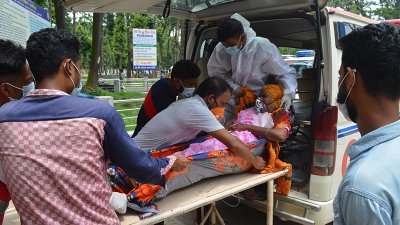 হাসপাতালে প্রায় ৪০-৪৫ শতাংশ করোনা রোগী গুরুতর অবস্থায় ভর্তি হচ্ছেন