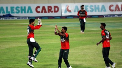 তৃতীয় টি-টোয়েন্টিতে দুর্দান্ত বোলিং করেছেন মোস্তাফিজ