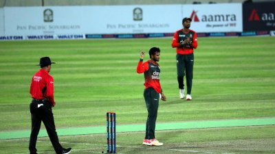 বোলিংয়ে বাজে দিন গেছে সাকিবের