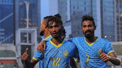আবাহনীর বড় জয়ে জুয়েল রানার (১২ নম্বর) হ্যাটট্রিক