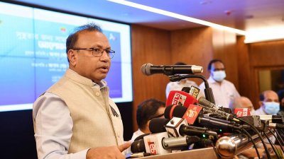আলোচনা সভায় বক্তব্য দিচ্ছেন স্থানীয় সরকার মন্ত্রী মো. তাজুল ইসলাম
