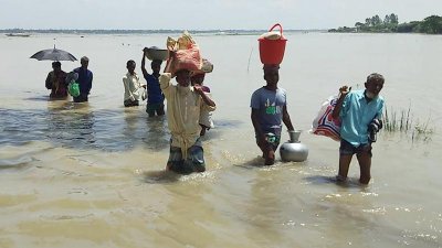 ফরিদপুরে পানিবন্দি দেড় শতাধিক গ্রাম