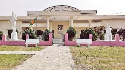 ভাঙন ঝুঁকিতে ফরিদপুরের মধুখালীতে অবস্থিত বীরশ্রেষ্ঠ মুন্সি আব্দুর রউফ স্মৃতি জাদুঘর