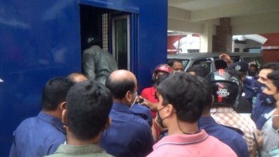 আসামিদের আদালতে নেওয়ার ফাইল ছবি