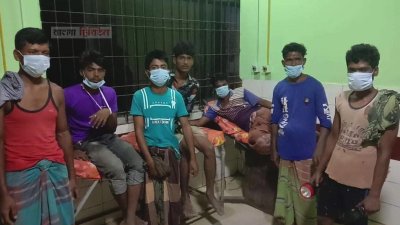 সংঘর্ষে আহতদের হাসপাতালে চিকিৎসা দেওয়া হয়