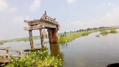 ব্রাহ্মণবাড়িয়ার আখাউড়ায় একটি সেতু ভেঙে গেছে