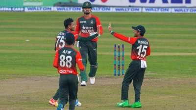 প্রতিরোধ ভাঙলেন সাকিব