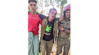 হামলায় আহতদের একজন