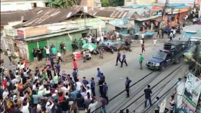 রবিবার মাইজদি শহরে আওয়ামী লীগের তিনটি পক্ষ অবস্থান নেয়