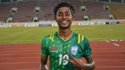 মিডফিল্ডার রবিউল হাসান