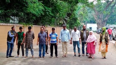 স্ত্রীর রেকিতে অফিসে চুরি করতেন স্বামী