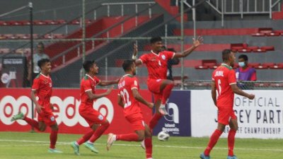 গোলের পর তপুর উদযাপন।