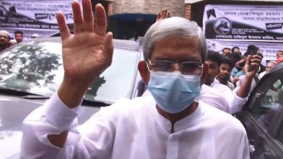 নারায়ণগঞ্জে দলীয় নেতার পিতার কুলখানিতে মির্জা ফখরুল