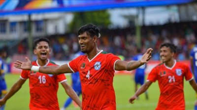 গোলের পর তপুর উল্লাস, সঙ্গে যোগ দেন সতীর্থরাও।
