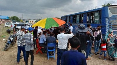 ভ্রাম্যমাণ আদালতে জরিমানা করা হয়েছে
