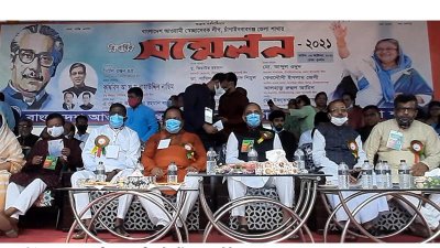চাঁপাইনবাবগঞ্জ পৌরসভা পার্কে জেলা স্বেচ্ছাসেবক লীগের ত্রি-বার্ষিক সম্মেলনে অতিথিরা