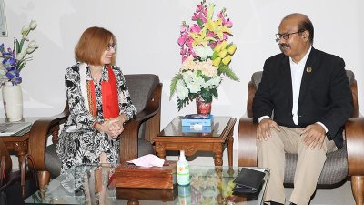 সুইজারল্যান্ডের রাষ্ট্রদূত ন্যাথালি চুয়ার্ড এর সঙ্গে সিনিয়র সচিব ড. মো. আবু হেনা মোস্তফা কামালের সৌজন্য সাক্ষাৎ
