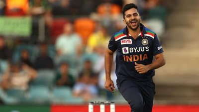 মূল দলে সুযোগ পেয়েছেন শার্দূল ঠাকুর