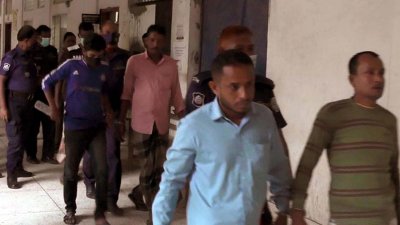 দুই শিবির নেতাসহ আরও ১০ জনকে জিজ্ঞাসাবাদের জন্য দুই দিন করে রিমান্ড মঞ্জুর করেছেন আদালত