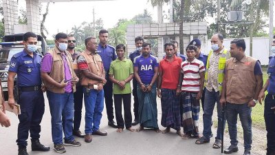 ‘নির্বাচনে প্রতিপক্ষকে ফাঁসাতে নিজেদের লোকেরাই হত্যা করেন মনিরকে’ 