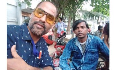 ডিজে কামরুলের সঙ্গে হিরো আলম