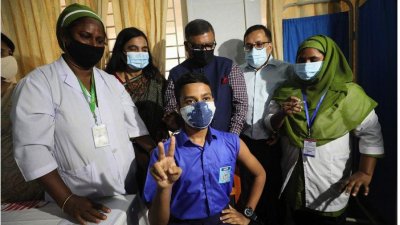 ১৪ অক্টোবর মানিকগঞ্জে ১১২ শিক্ষার্থীকে টিকা দেওয়া হয়