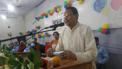 বক্তব্য রাখছেন হাসানুল হক ইনু