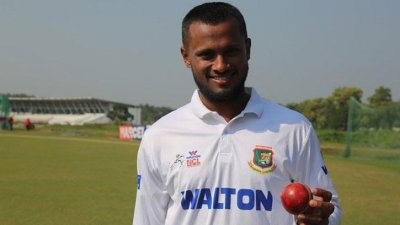 এনামুলের ৫০০ উইকেট