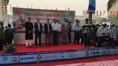 পুরস্কার বিতরণী অনুষ্ঠানে বক্তব্য রাখছেন ডিএমপি কমিশনার মো. শফিকুল ইসলাম