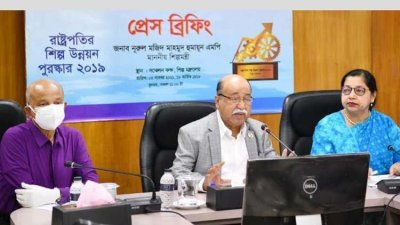 প্রেস ব্রিফিংয়ে বক্তব্য রাখছেন শিল্পমন্ত্রী নূরুল মজিদ মাহমুদ হুমায়ূন, ছবি: বাসস