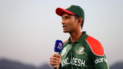 টস হেরেছেন মাহমুদউল্লাহ (ফাইল ছবি)