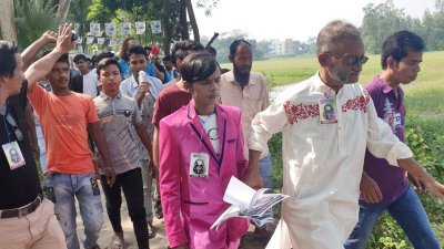 মুন্সীগঞ্জে ইউপি নির্বাচনের প্রচারণায় হিরো আলম