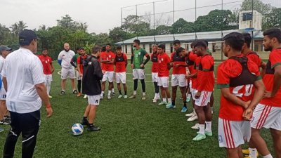 অনুশীলনে বাংলাদেশ ‍ফুটবল দল