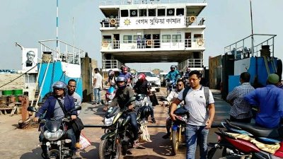শিমুলিয়া-বাংলাবাজার নৌপথে আবারও সীমিত পরিসরে ফেরি চলাচল শুরু