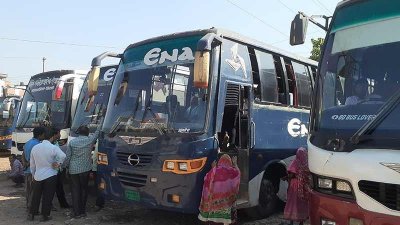 ময়মনসিংহ টার্মিনালে ঢাকাগামী বাস