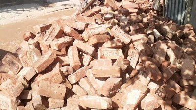ময়মনসিংহে কয়লার দাম বাড়ায় পুড়ছে না ইট, বেড়েছে দাম