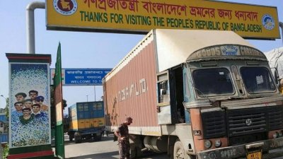 বেনাপোল বন্দর দিয়ে ডিজেল-কেরোসিন পাচার ঠেকাতে নজরদারি বাড়িয়েছে বিজিবি