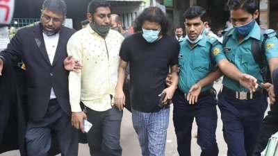 আদালতে জেমস