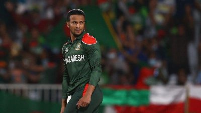 দেশে ফিরেছেন সাকিব, প্রথম টেস্ট কি খেলবেন? 
